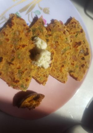 A picture of Missi Roti.