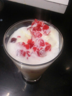 A picture of Ice creme milk shake.