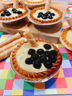 A picture of Bubble Tea Pudding Tart.