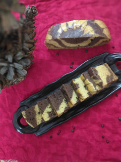 मार्बल केक (Marble cake recipe in Hindi) रेसिपी मुख्य फोटो