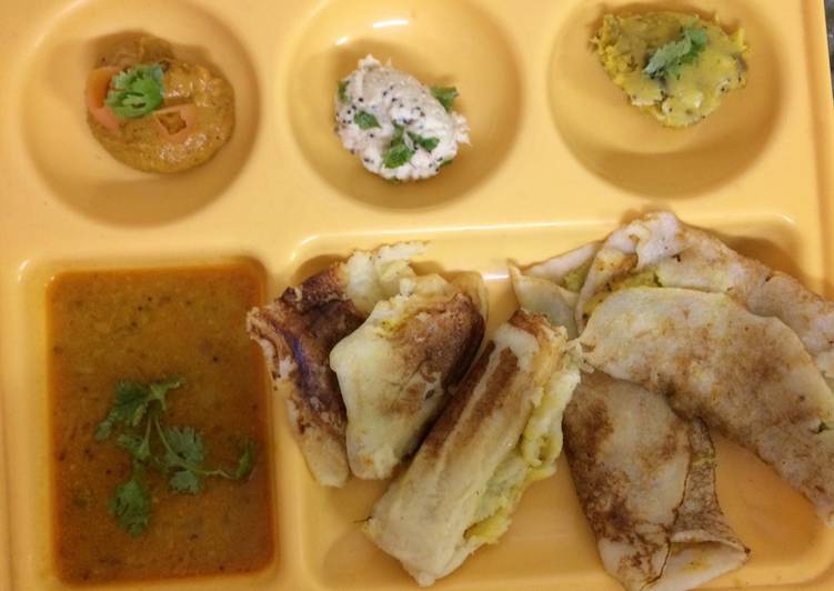 Recipe of Homemade Mysore masala Dosa with red chutney and coconut chutney