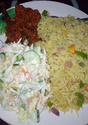 A picture of Jallop rice with veggies en Stew.