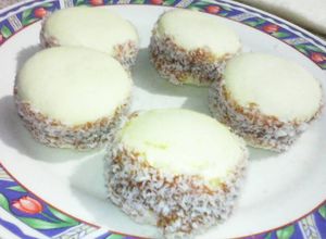 Una foto de Alfajores de maizena prácticos