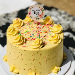 A picture of Butter cream icing.