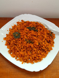 રોટલી નો ચેવડો(Rotli Chevdo Recipe In Gujarati) રેસીપી મુખ્ય ફોટો