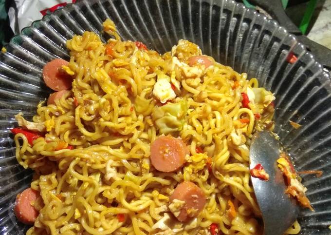 Resep Indomie Tumis Cabai Oleh Saluna Mahira Cookpad