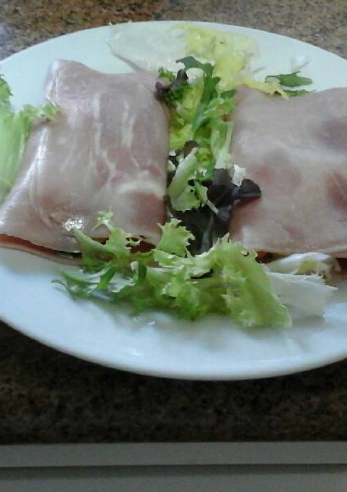 Una foto de Rollos de jamón york
