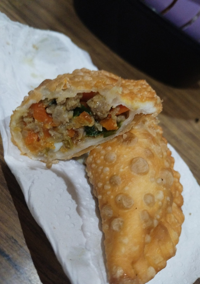 Una foto de Empanadas criollas saladas fritas