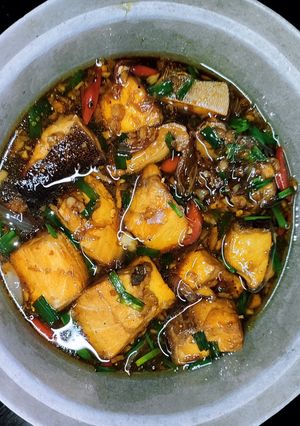 A picture of Caramelized Catfish in Clay Pot (Ca Bop Kho To).