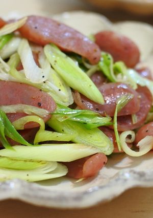 蒜苗炒香腸 的食譜成品照片
