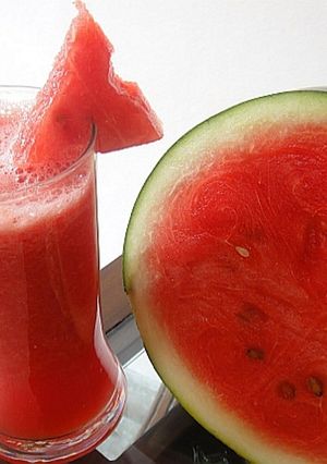 A picture of Fresh water melon juice.