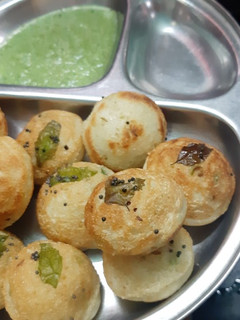 રવા અપ્પમ (Rava Appam Recipe In Gujarati) રેસીપી મુખ્ય ફોટો