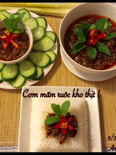 Hình của món Mắm ruốc kho thịt !.