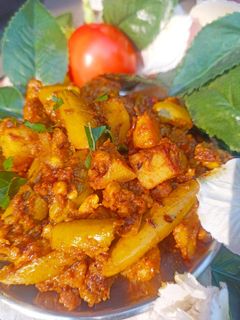 आलू परवल की सूखी सब्जी (aloo parwal ki sukhi sabzi recipe in Hindi) रेसिपी मुख्य फोटो