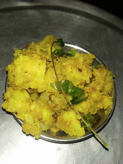 ખીચડી(khichdi recipe in gujarati) રેસીપી મુખ્ય ફોટો