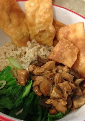 Foto resep Mie Ayam Jamur Pangsit Goreng