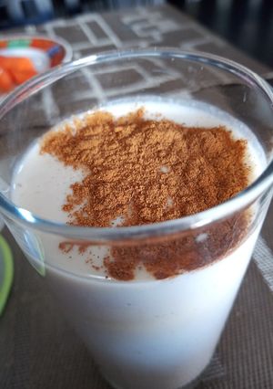 Una foto de Kéfir con mermelada de pera 🍐🥛