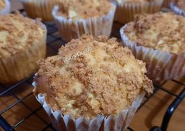 Muffin Mele e Ricotta con Crumble di Amaretti