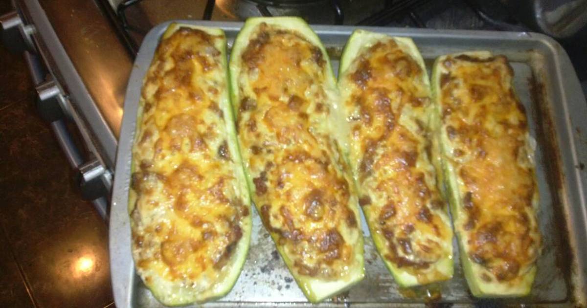 Canoas de calabacín rellenas con Carne Molida, Bechamell y queso al graten  Receta de Jessika - Cookpad