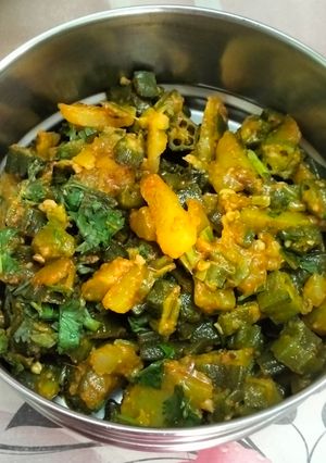 मसाला भिंडी आलू की सब्जी रेसिपी मुख्य फोटो