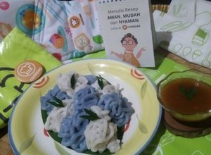 Foto resep Putu Mayang bunga Telang special ultah cookpad ke.11💐