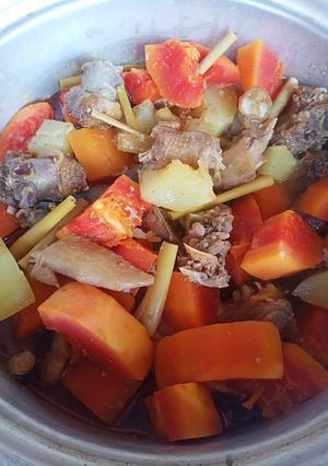 Hình của món Gà Hầm Đu Đủ.