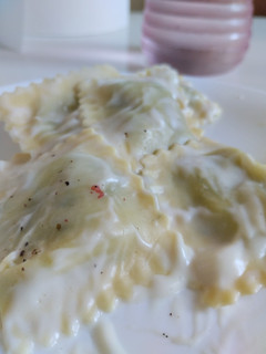 Una foto de Raviolis de ricota y espinacas