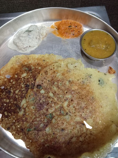 ஓட்ஸ் தோசை (Oats dosai recipe in tamil) செய்முறை முக்கிய புகைப்படம்