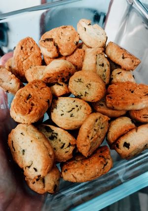 Une photo de Biscuit apéritif parmesan / basilic
