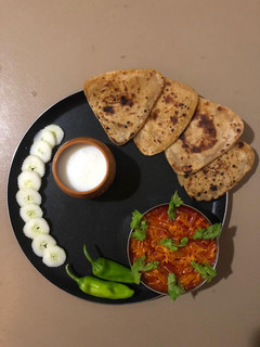 સેવ ટમેટાનું શાક(Sev Tomato Shaak Recipe in Gujarati) રેસીપી મુખ્ય ફોટો