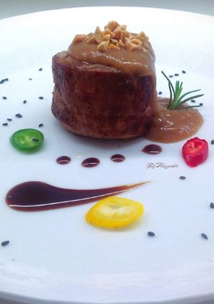 Foto di Filetto di maiale con salsa di cipolle e aceto balsamico
