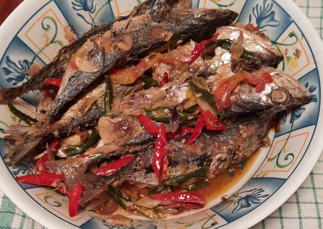 Ikan kembung masak cabai