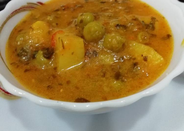 Methi Matar Aloo curry