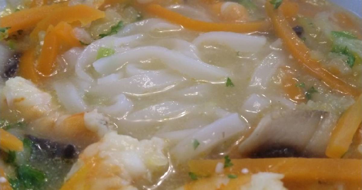 Soupe thaï aux nouilles de riz : recette facile (3 étapes)