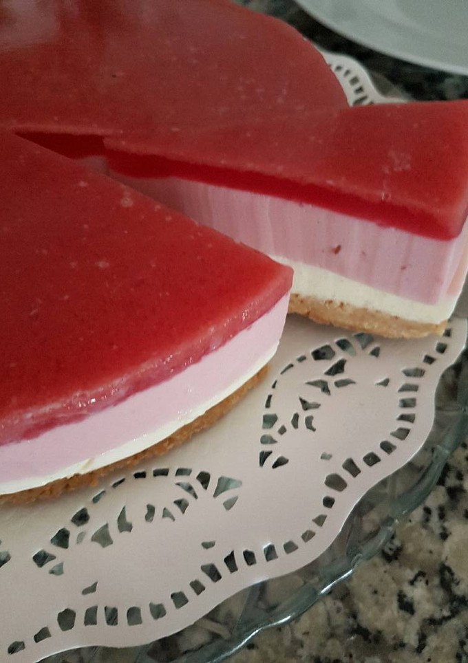Una foto de Tarta de chocolate blanco y frambuesa