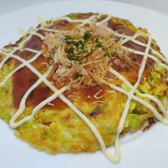 A picture of Japanese Okonomiyaki.