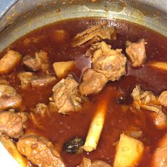 A picture of Mutton Do Pyaza.