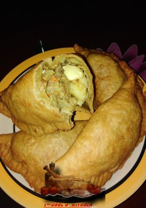 A picture of Fried Meat pie.
