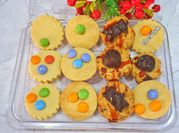 A picture of unsalted biscuits