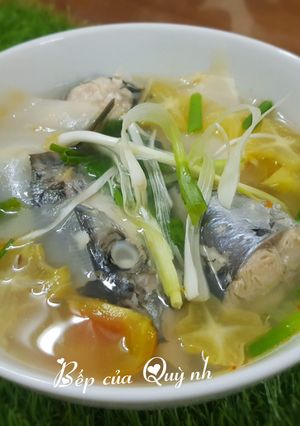 Hình của món Đầu đuôi cá thu nấu chua.