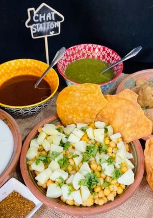 A picture of Mix plate Chat (Dahi bara chat).
