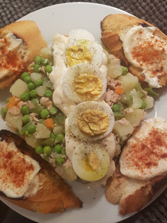 Una foto de Ensaladilla verduritas frescas con gracia