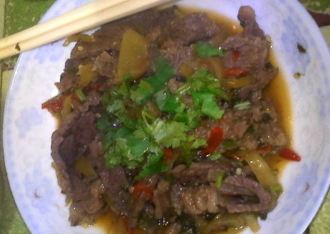 Resep Tumis daging sapi with chinese mustard tuber (cha choi) oleh mamakia - Cookpad