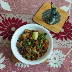 A picture of Sprouted Black Chana Chaat.