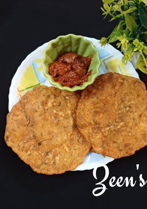 A picture of Wheat Flour and Radish Pooris.