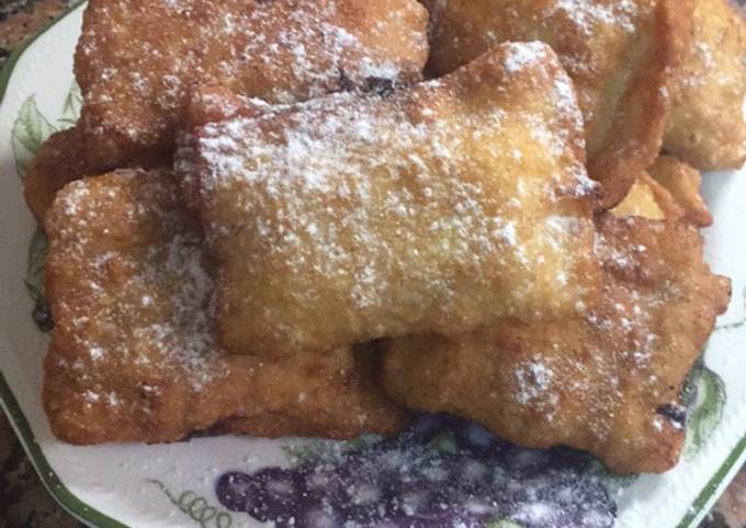 Apple stuffed beignets