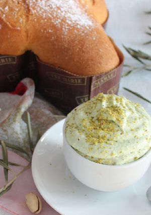 Foto di Crema al pistacchio,per farcire colomba