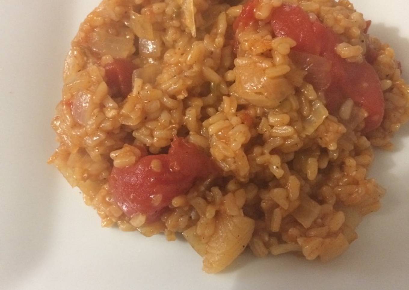 Quick and Easy Spanish Rice with Canned Tomatoes