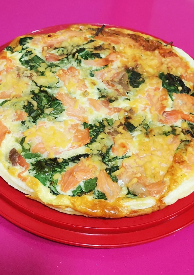 Una foto de Quiche rápido sin gluten de salmón ahumado y espinacas