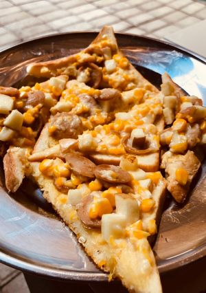 Foto resep Bruschetta with bratwurst, apel dan jagung mayo. Pakai roti tawar dan panggang teflon aja🤤